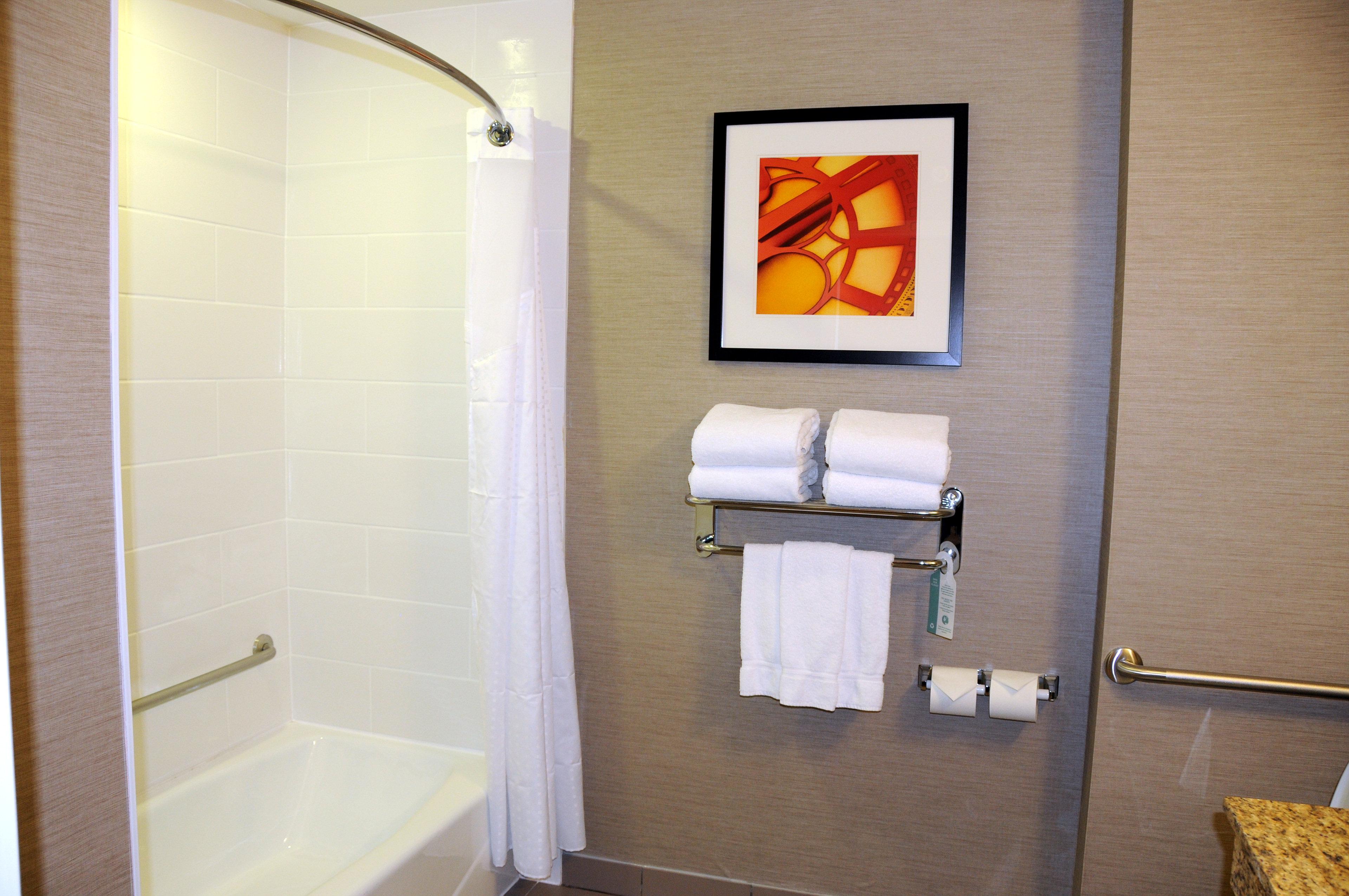 Chateau Inn & Suites Bonnyville Экстерьер фото