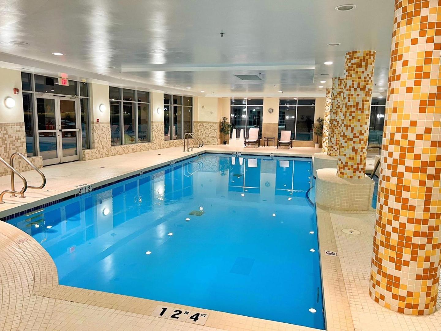 Chateau Inn & Suites Bonnyville Экстерьер фото