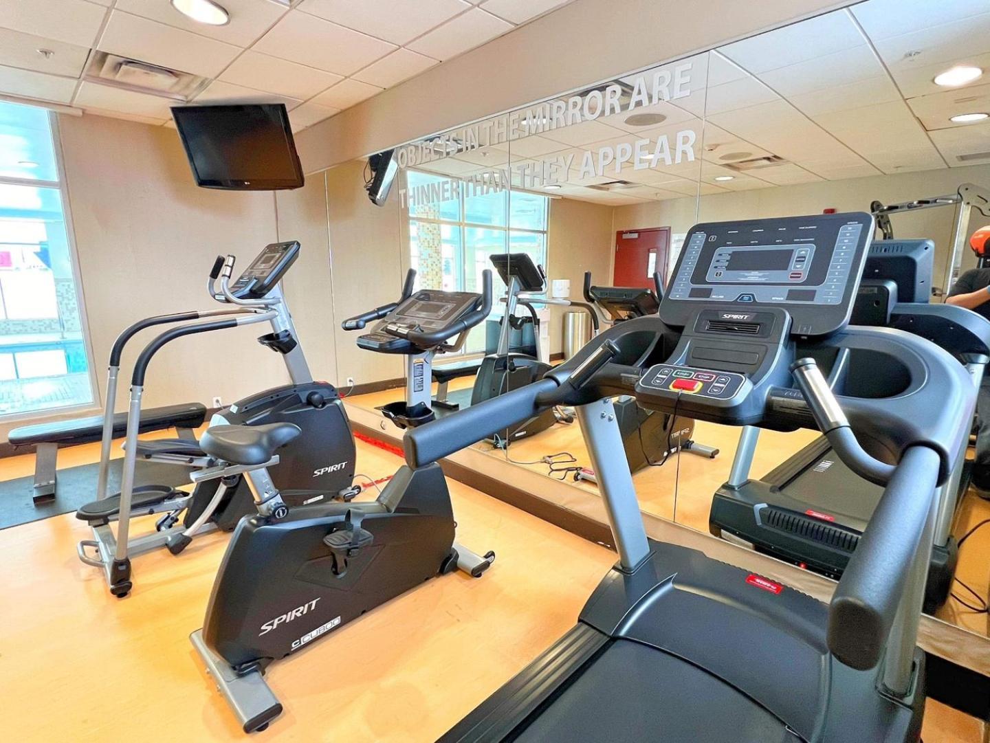 Chateau Inn & Suites Bonnyville Экстерьер фото