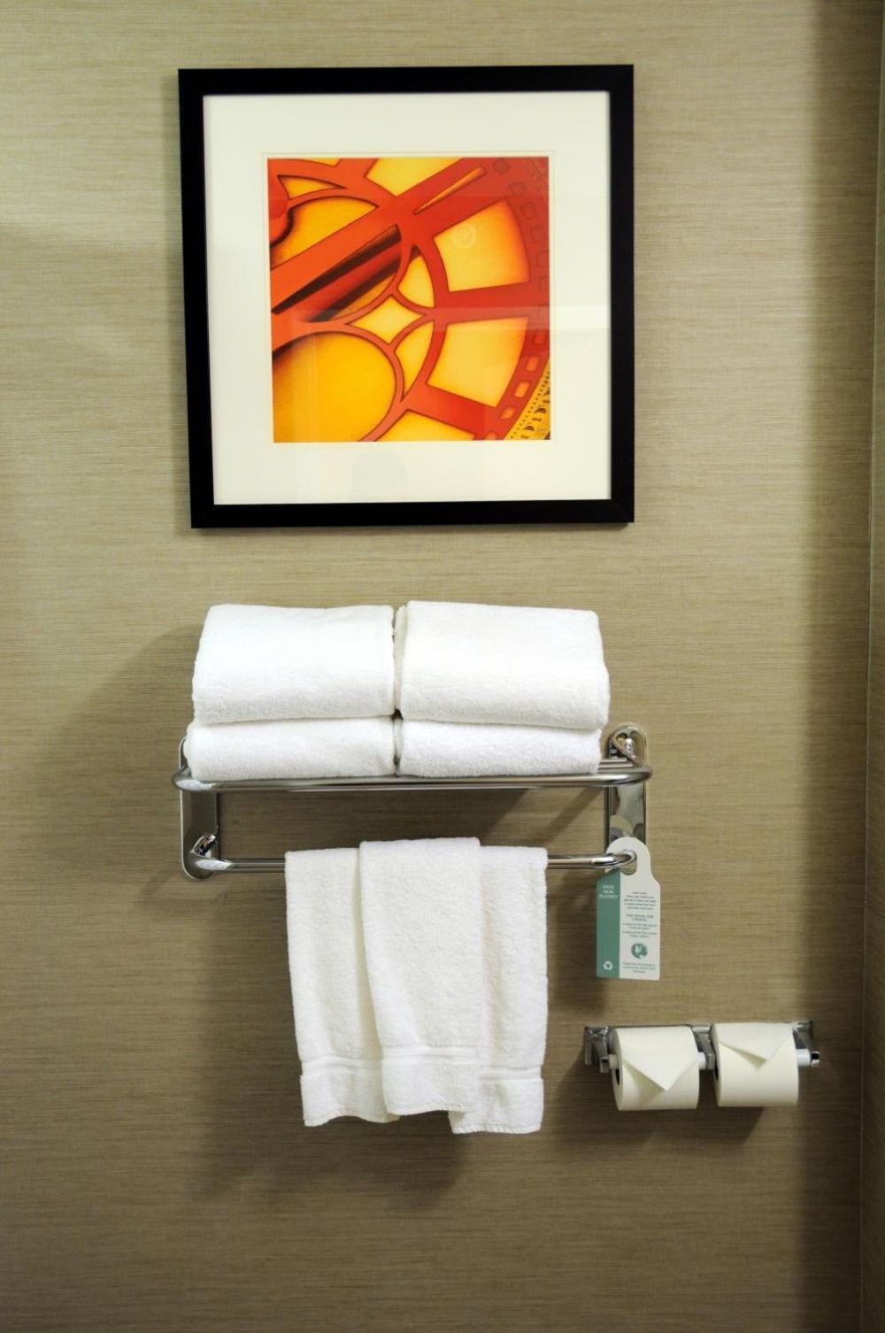 Chateau Inn & Suites Bonnyville Экстерьер фото