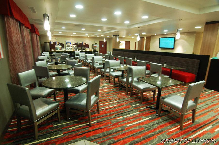 Chateau Inn & Suites Bonnyville Экстерьер фото