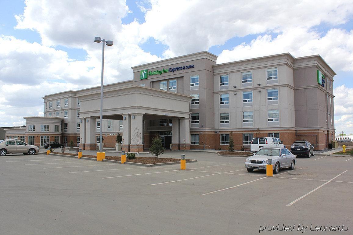 Chateau Inn & Suites Bonnyville Экстерьер фото