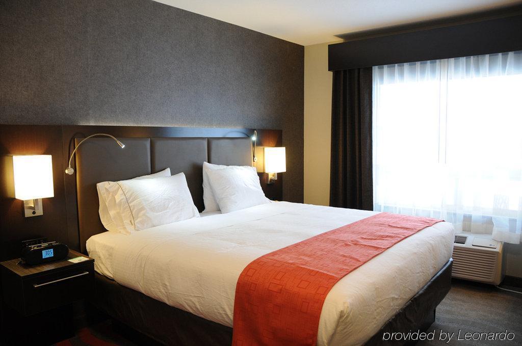 Chateau Inn & Suites Bonnyville Экстерьер фото
